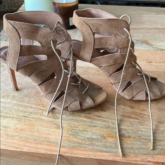 Joie heels - Picture 6 of 8